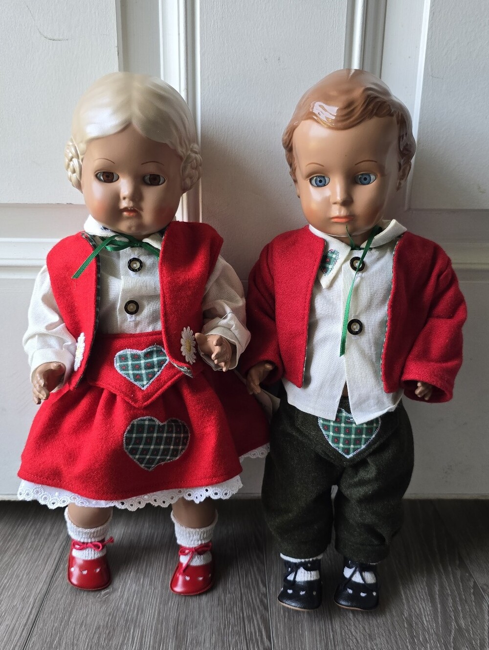 Schildkröt Klassik Bärbel & Hans Pair 41cm Trachten Celluloid German Doll Set